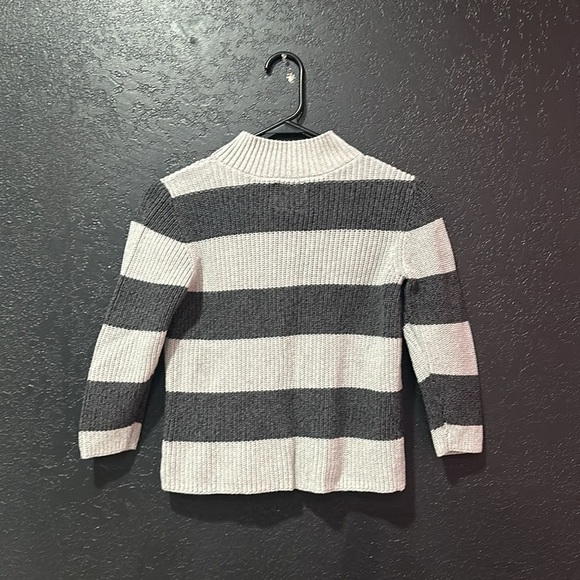 OSHKOSH B’GOSH Little Boys Gray Striped Sweater Size 7/7A - Picture 3 of 4
